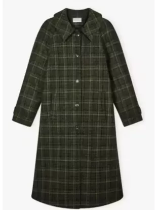 The Traitors UK S04 Claudia Winkleman Green Plaid Coat