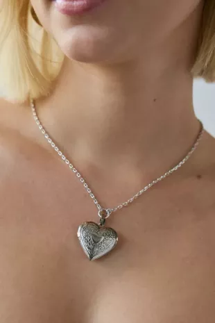 Metal Etched Heart Locket Necklace