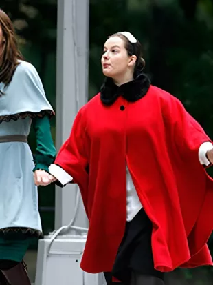 Gossip Girl S02 Zuzanna Szadkowski Red Cape Coat