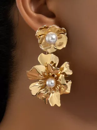 1 Pair Of Fashionable And Creative Vintage Flower Earrings Suitable For Daily Banquets