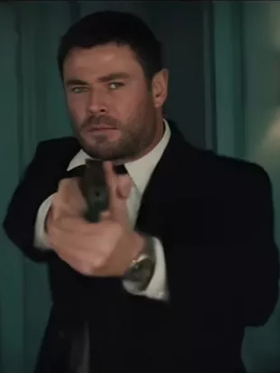 Crime 101 Chris Hemsworth Black Suit