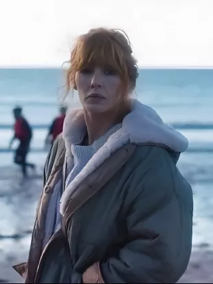Under Salt Marsh S01 Kelly Reilly Green Quilted Coat