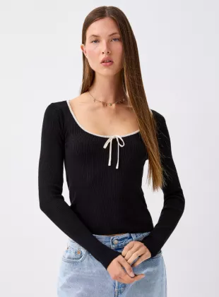 Bow Scoop Neck Sweater