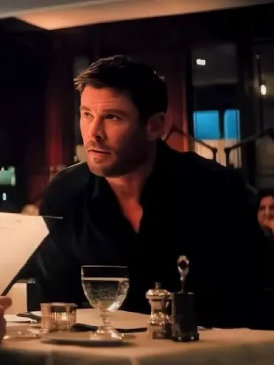 Crime 101 Chris Hemsworth Black Shirt