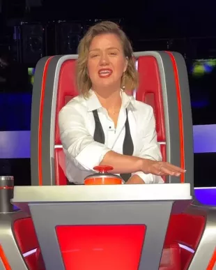 The Voice S29 Battle of Champions Kelly Clarkson White Shirt
