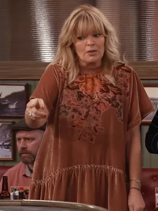 Happys Place S02 Melissa Peterman Velvet Embroidery Top