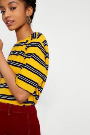 T shirt boyfriend rayé moutarde à manches courtes