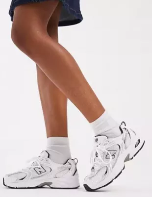 530 Sneakers