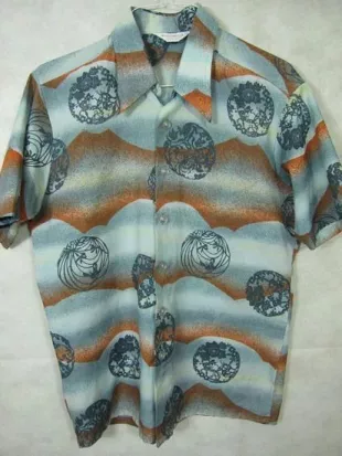 Sportswear Globe Poly Short Sleeve Shirt
