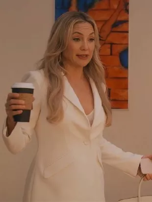 Running Point S02 Kate Hudson White Blazer
