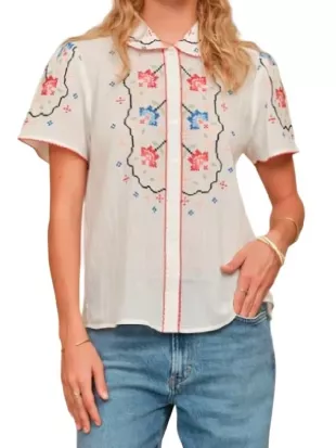 The Kelly Clarkson Show Kelly Clarkson White Floral Top