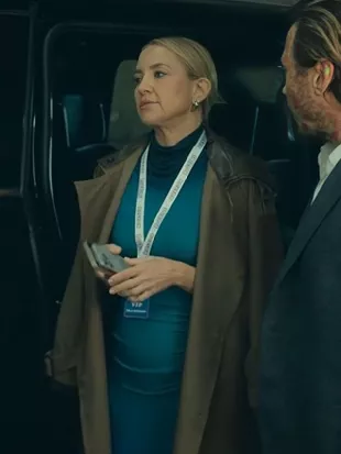 Running Point S02 Kate Hudson Brown Coat