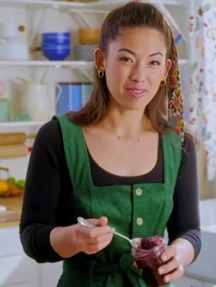 Girl Meets Farm S15 Molly Yeh Green Heart Pocket Jumpsuit