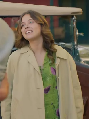 The House of the Spirits S01 Nicole Wallace Beige Coat