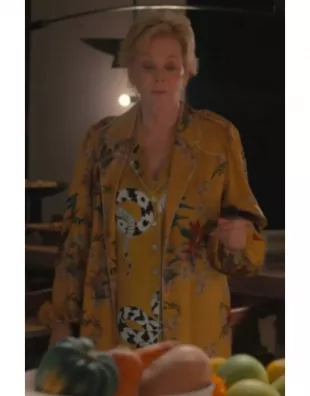 Hacks S05 Jean Smart Snake Print Pajamas