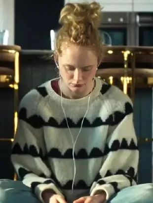 Mint S01 Emma Laird Scallop Print Sweater