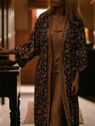 Dutton Ranch S01 Beth Dutton Floral Robe