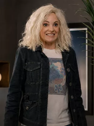 Scary Movie 2026 Anna Faris Black Jacket
