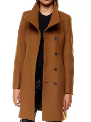 Off Campus 2026 Hannah Wells Brown Coat