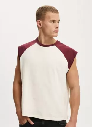 Cropped Fit Muscle