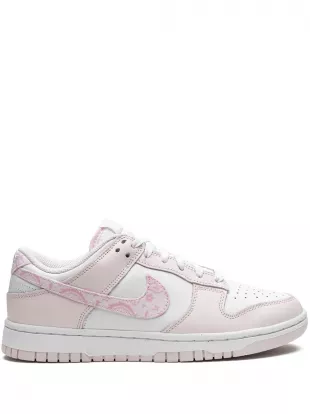 Dunk Low Sneakers