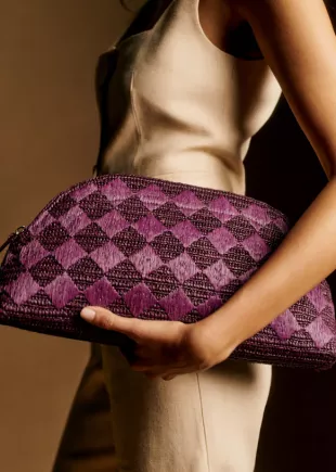 Simona Pouch in checked purple raffia