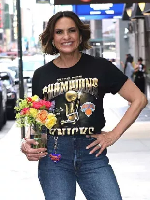 Every Brilliant Thing Mariska Hargitay Champions Knicks Shirt