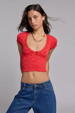 Bella Seamless Knit Lace Trim Crop Tee