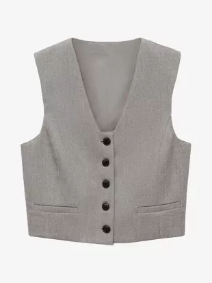 A Good Girl’s Guide to Murder S02 Emma Myers Grey Vest