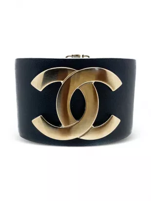 Pre-Owned 2017 Leather Interlocking CC Logo Cuff Bracelet