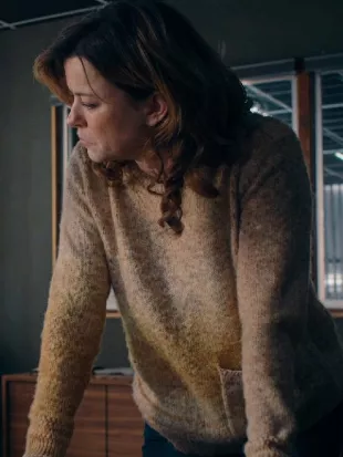 The Crow Girl S02 Jeanette Kilburn Beige Gradient Knit Sweater
