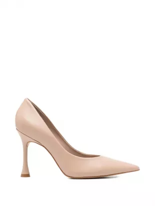 Pointed-toe Pumps