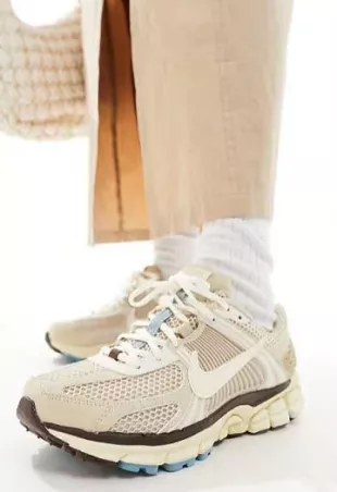 Zoom Vomero 5 Trainers