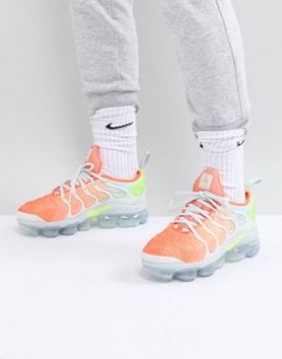 Air Vapormax Plus gris et orange