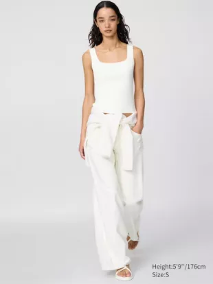 3D Knit Ribbed Sleeveless Sweater