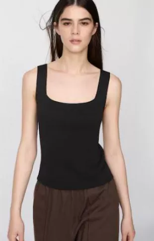 3D Knit Ribbed Sleeveless Sweater