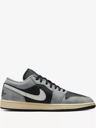 Air Jordan 1 Low SE  Shoes in Light Smoke