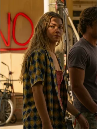 Outer Banks S05 Sarah Cameron Yellow Shirt