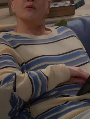 Leanne S02 Kristen Johnston Striped Boyfriend Sweater