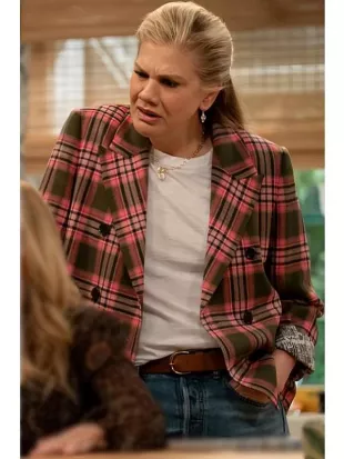 Leanne S02 Kristen Johnston Pink Plaid Blazer
