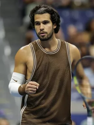 Carlos Alcaraz 2026 US Open Day 4 Brown Top