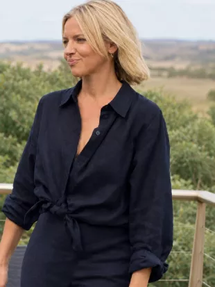 The Perfect Lie S01 Loes Haverkort Blue Blouse