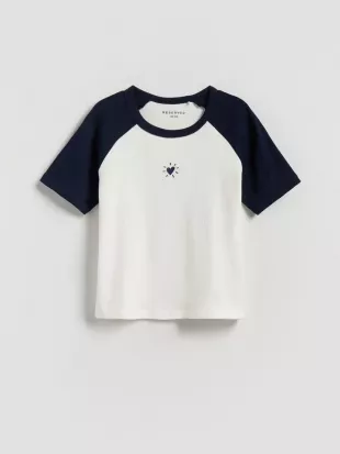 T-shirt With A raised Prin