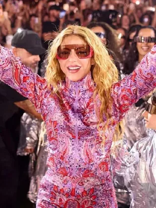 Shakira La Mujeres Ya No Lloran 2026 World Tour Pink Jacket