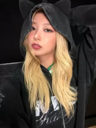 KATSEYE WILDWORLD TOUR Cat Ear Black Hoodie