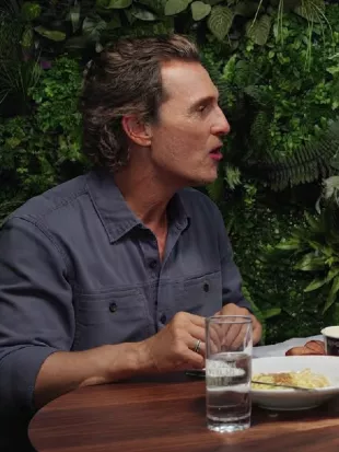 Matthew Mc­Conaugh­ey Eats His Last Meal Blue Shirt