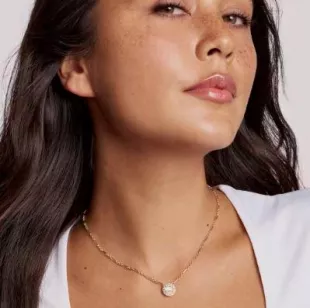 Bella Gold Short Pendant Necklace