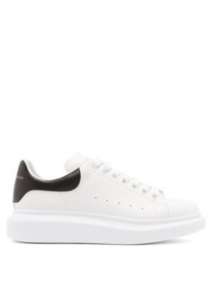 Baskets basses en cuir à semelle surélevée