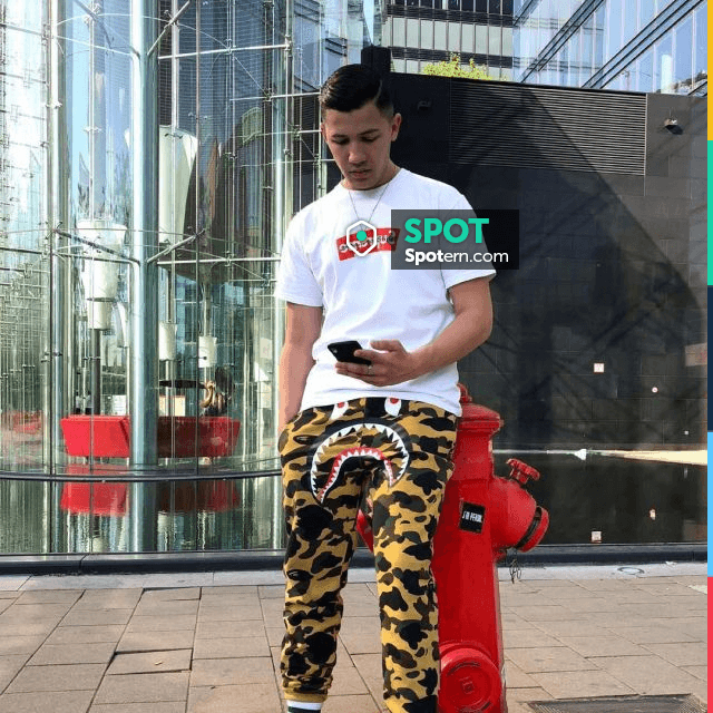 The box logo, Supreme x CDG what does the influencer Amir Lzn on his ...