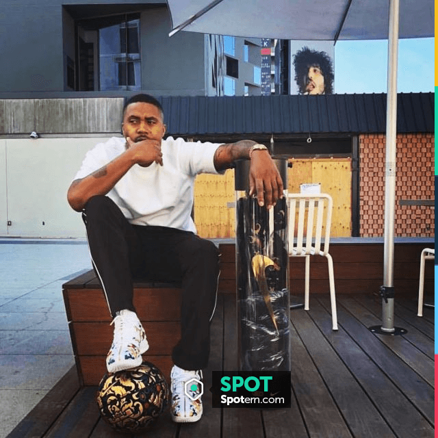 king's cloak lebron 15